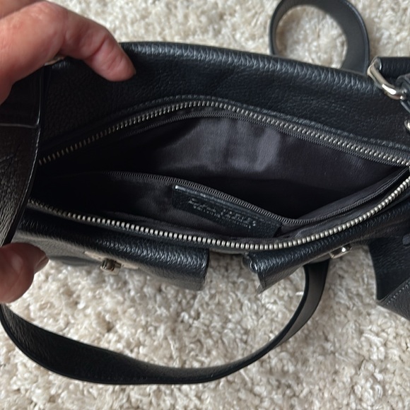 Danier Black Leather Crossbody Bag - Picture 4 of 7